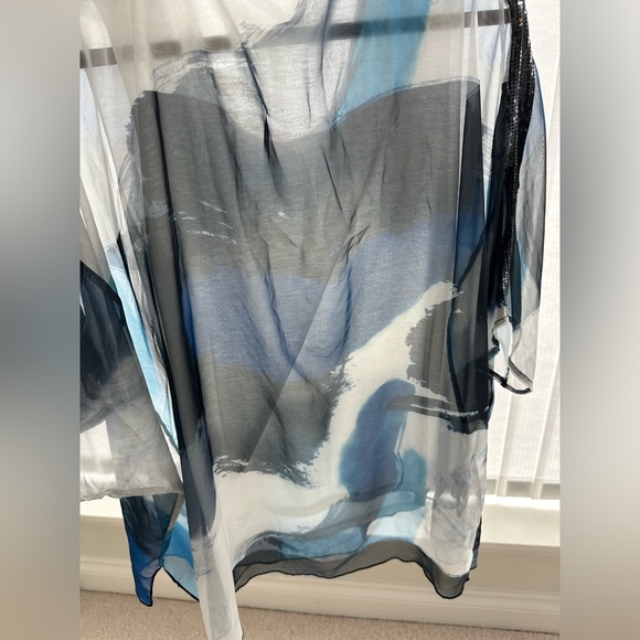 Top - Picture 2 of 6